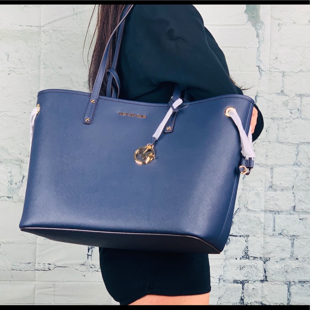 Nwt Michael Kors Jet Set travel Lg drawstring tote - Picture 2 of 8